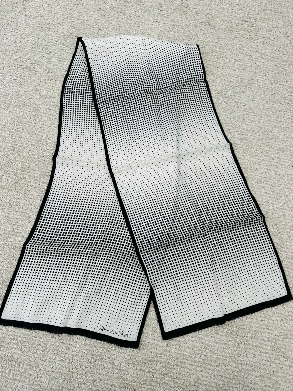 OSCAR DE LA RENTA 100% SILK SCARF 10x51”  WOMEN Black White Polka Dot